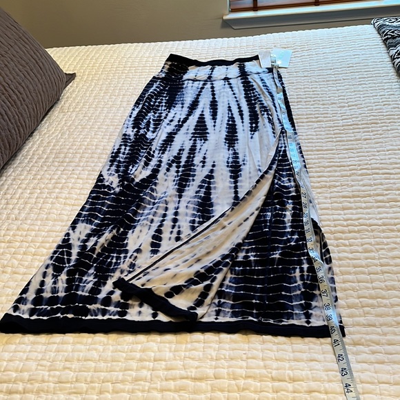 ATHLETA  Tie dye marina skirt. New with tags never worn. - Picture 6 of 9